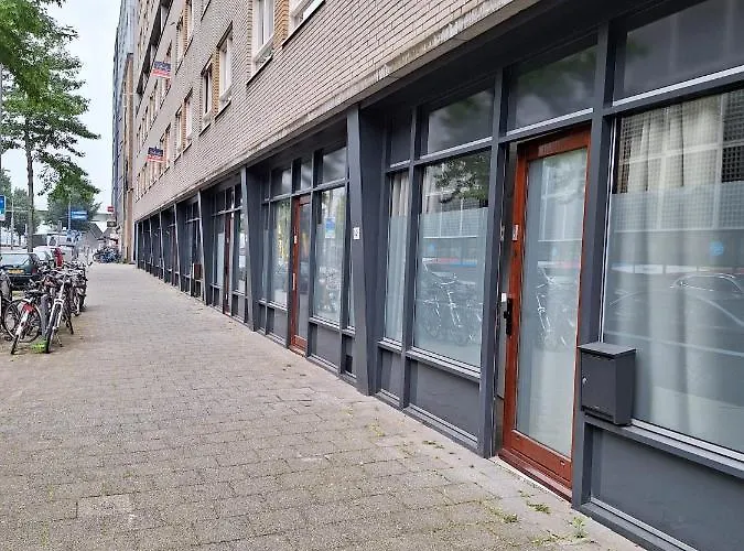 Perfect 14 H Center Apartment