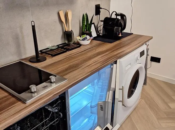 Perfect 14 H Center Apartment *